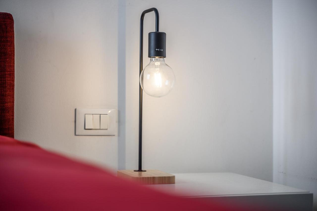 Appartement The Lantern Flat - Darsena Area à Milan Extérieur photo
